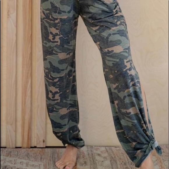 Three Bird Nest Cuddled Up 2 Piece Set - Picture 5 of 5